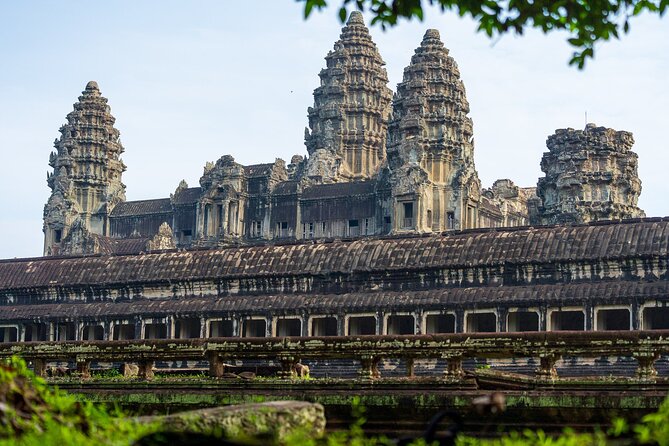 Angkor Wat Sunrise Tour - Angkor Wat: two hours with the Khmer masterpiece