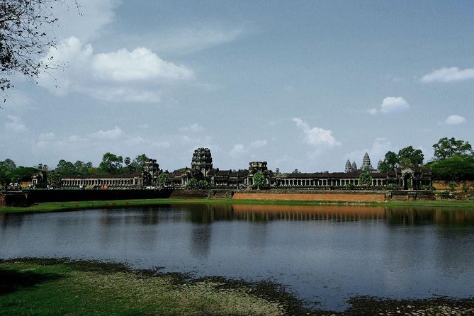 Angkor Wat Sunset Tour - Starting in Siem Reap and reaching Angkor Wat