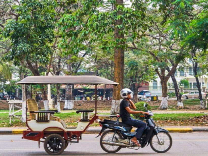 Angkor Wat Tour by Tuk-Tuk with English Speaking Driver - Angkor Wat: start with the grandest temple