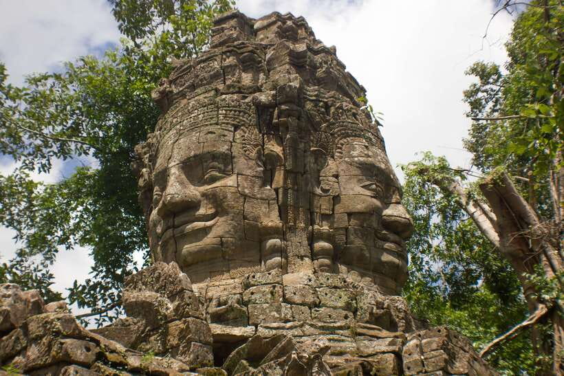 Angkor Wat: Tuk Tuk and Walking Tour - Lunch and the middle of the day