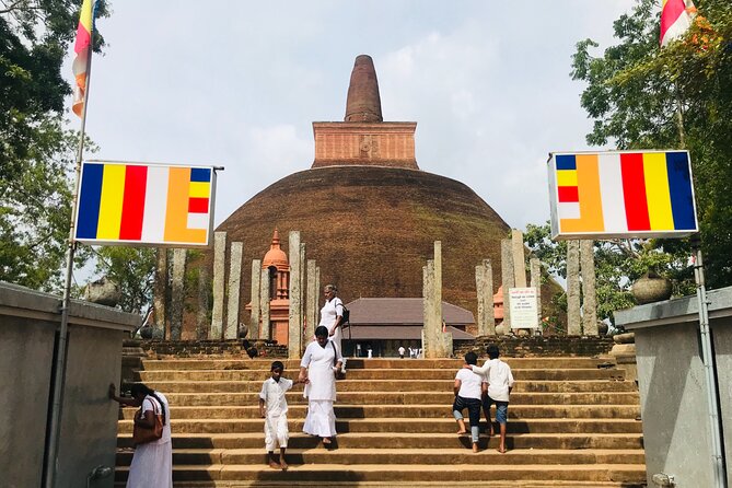 Anuradhapura ancient city tour with Travandgo tours - Ruwanwelisaya and Thuparama: the great stupas