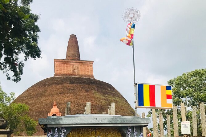 Anuradhapura ancient city tour with Travandgo tours - Sri Maha Bodhi and Mirisavetiya