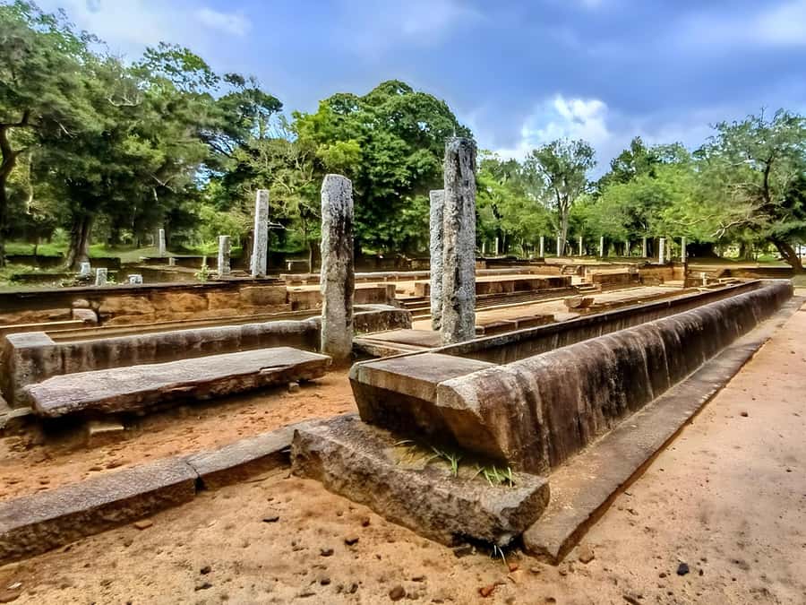 Anuradhapura: Tuk Tuk Tour - Ancient City with Audio Guide - What to wear and bring for the ruins