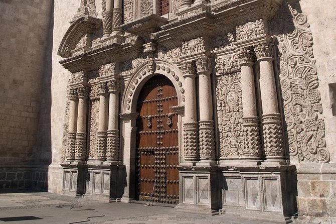 Arequipa, Historic and Colonial City and Santa Catalina Monastery - Entering Santa Catalina Monastery