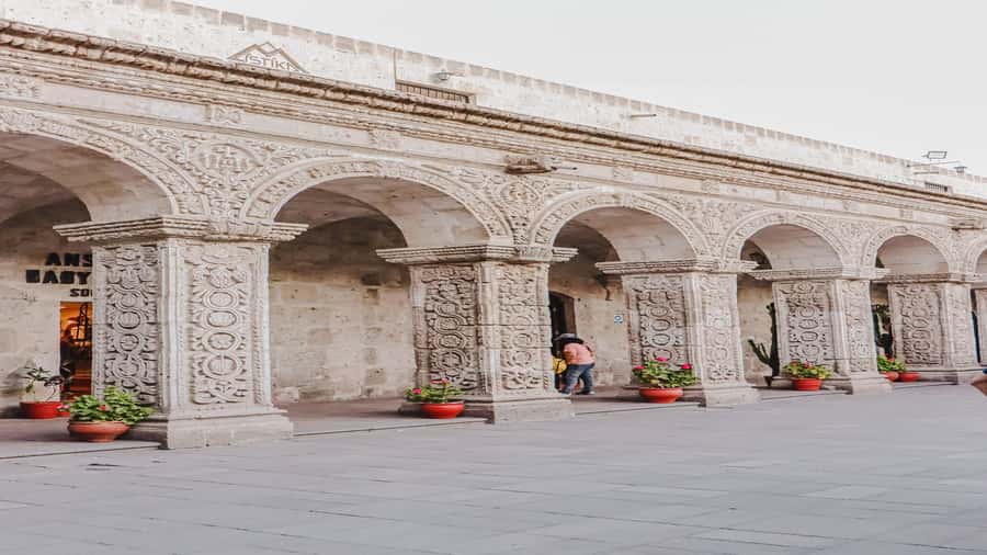 Arequipa: Walking Tour and Santa Catalina Monastery - Pickup, walking pace, and practical details