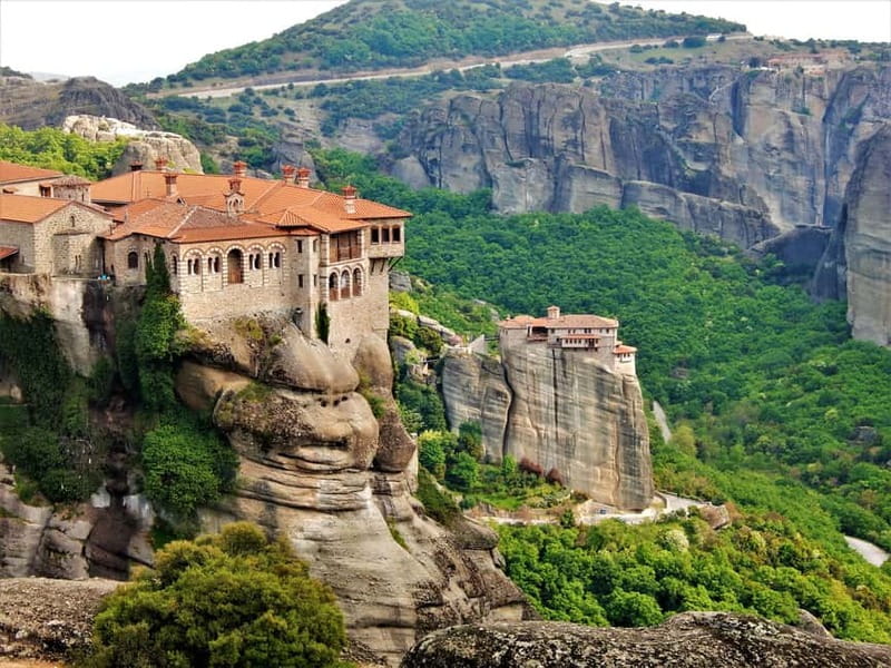 Athens: Guided Tour to Meteora Monasteries & Hermit Caves - Why Meteora is worth the long detour