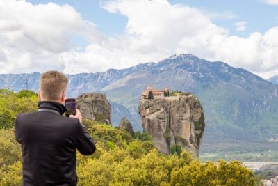 Meteora Monasteries, Caves & Coastal Stopovers with Lunch
