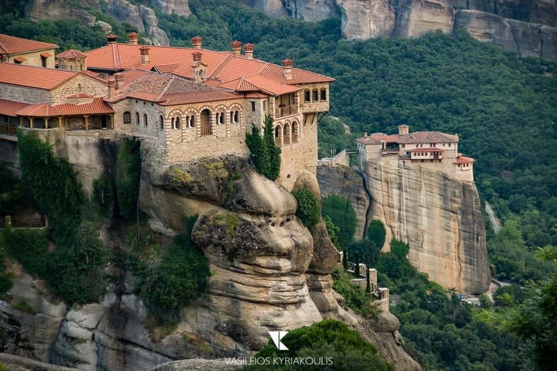 Athens: Meteora Monasteries Day Trip with Caves and Lunch - Why Meteora is worth the long ride from Athens