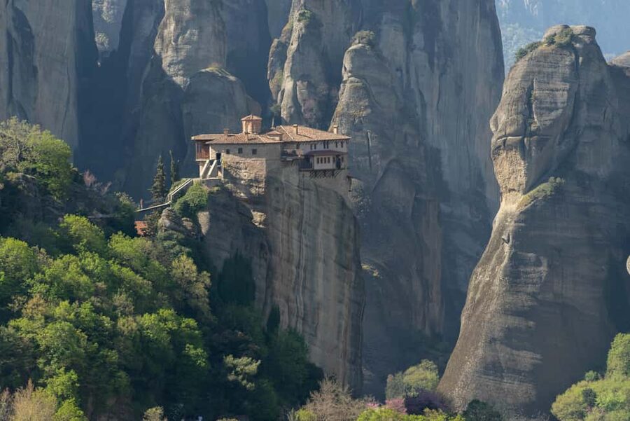 Athens: Meteora Monasteries Day Trip with Caves and Lunch - The guides make a real difference