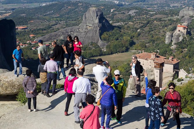 Athens: Meteora Monasteries, Hermit Caves Tour with Pickup - Varlaam Monastery and the cost of reaching the top
