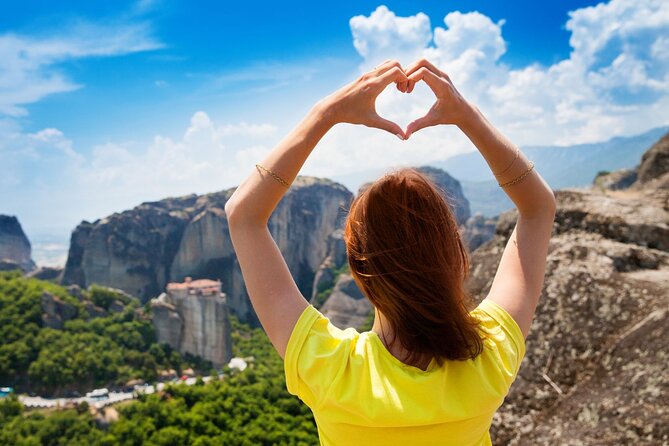 Athens: Meteora Monasteries Tour with Local Guide and Greek Lunch - What the local guide adds