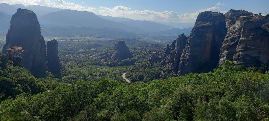 Athens to Meteora, Day Trip with Local Guide,up to 9 people - Meeting the guide in Kalabaka