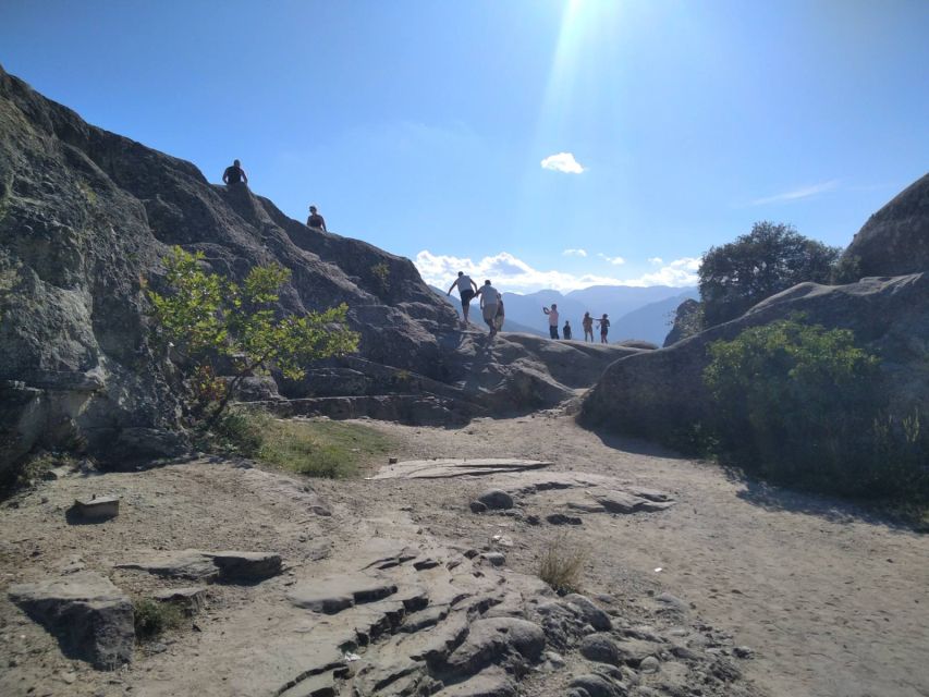 Athens to Meteora, Day Trip with Local Guide,up to 9 people - Four hours in Meteora, and why the schedule feels packed