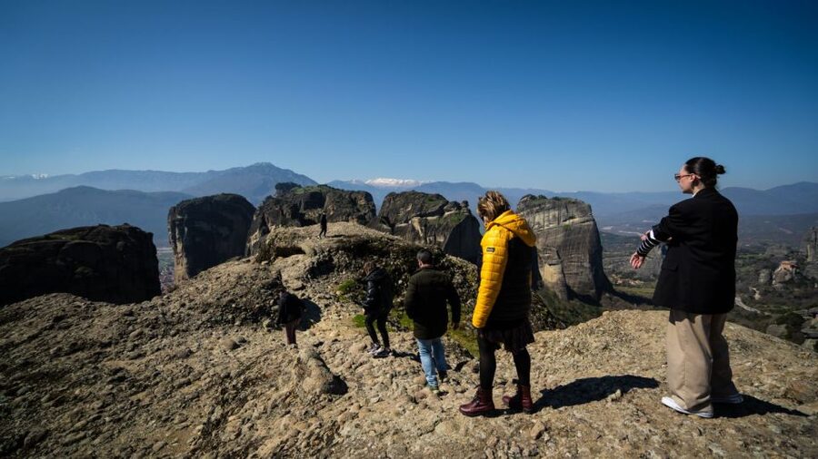 Athens to Meteora, Day Trip with Local Guide,up to 9 people - The Athens departure and the current train arrangement