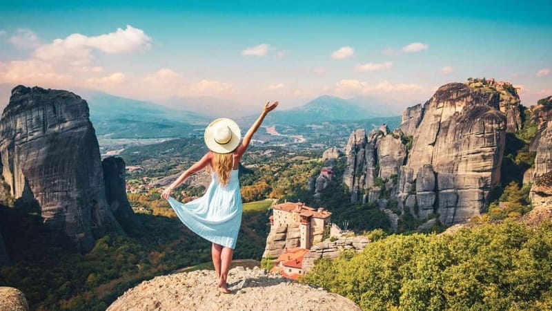 Athens to Meteora: Monasteries, Caves & Seaside Stopovers - Why Meteora is worth the long ride from Athens