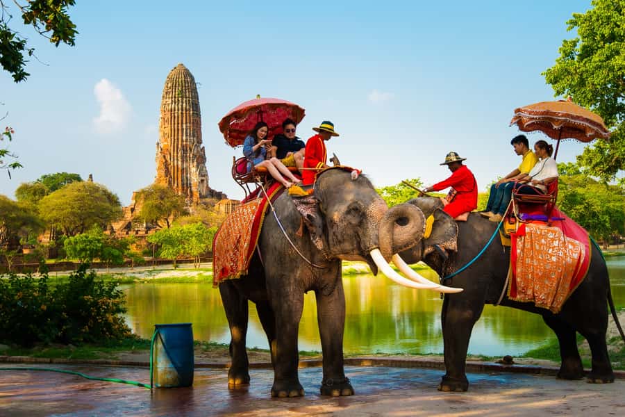 Ayutthaya Day Tour: Ancient Trade Route Temples River Cruise - The drive from Bangkok and the small-group setup