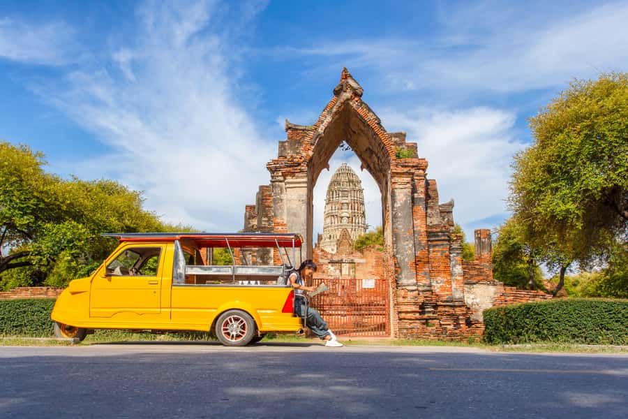 Ayutthaya Day Tour: Ancient Trade Route Temples River Cruise - Lunch, river prawns, and a taste of old Ayutthaya