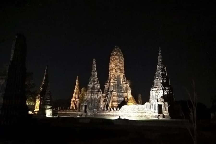 Ayutthaya Evening Tuk Tuk Temples Tour From Bangkok - Banglan Night Market: dinner before the ruins