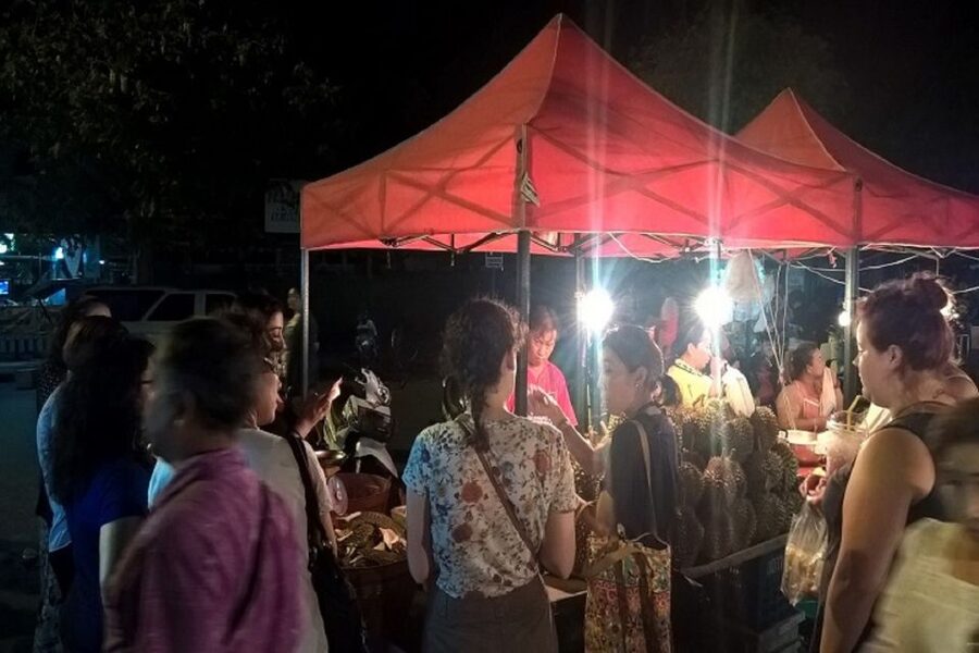 Ayutthaya Evening Tuk Tuk Temples Tour From Bangkok - Wat Phra Si Sanphet and the royal past