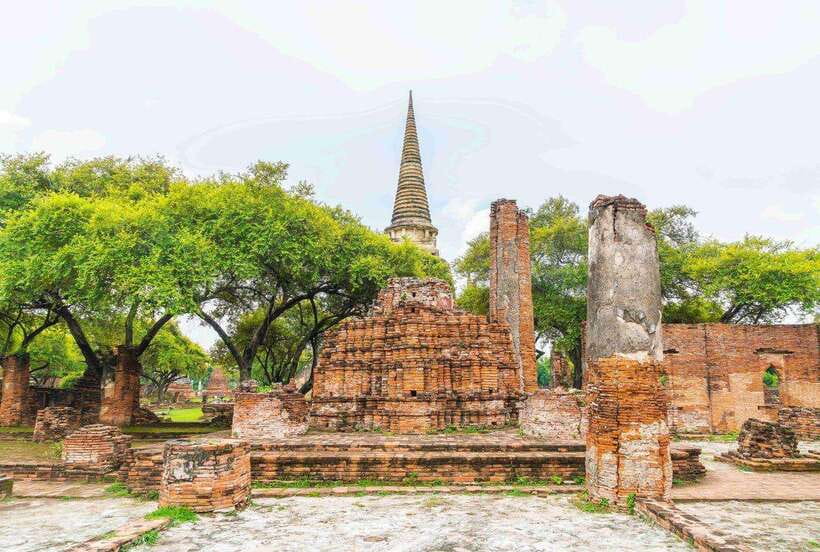 Ayutthaya One Day: Famous Temples & Bang Pa-In Palace Tour - How much walking and heat to expect