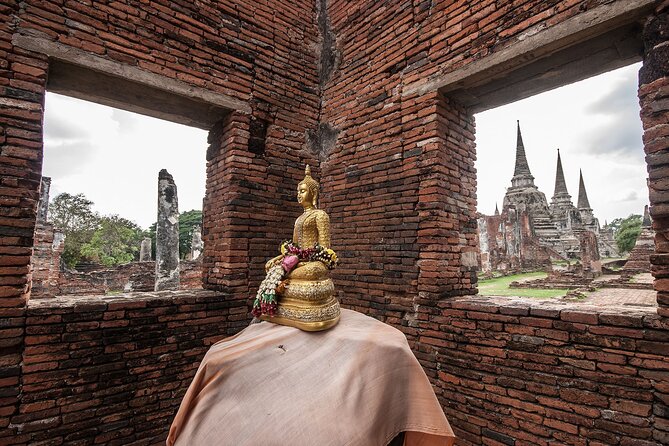 Ayutthaya Temples and River Cruise from Bangkok - Wihan Phra Mongkhon Bophit and the large bronze Buddha