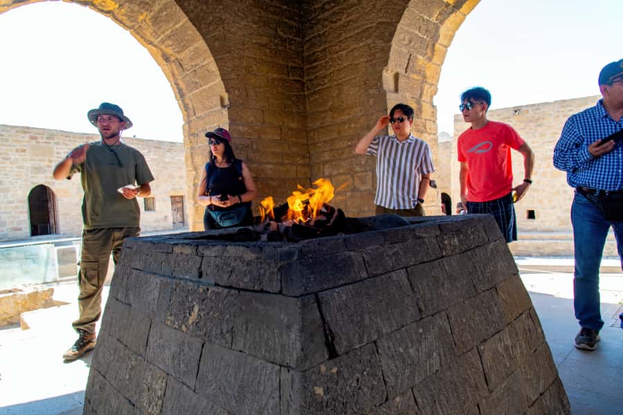 Baku: Atashgah Fire Temple & Burning Mountain Half-Day Tour - The 35 to 40 minute ride to Yanardag