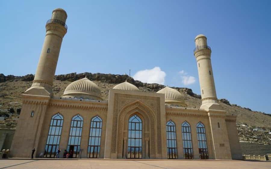 Baku: Gobustan, Mud Volcano, Fire Mount, Temple Lunch Entry - The guides shape the day
