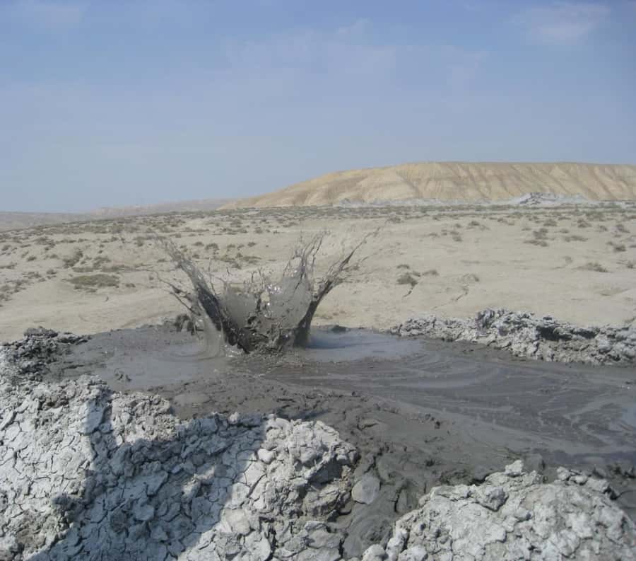 Baku:Gobustan Mud Volcanoes Temple & Entry tickets included - Lunch and local flavor