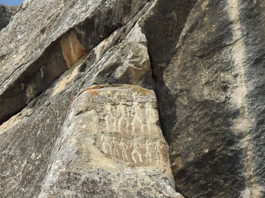 Baku: Gobustan, Volcanoes, Fire Temple and Yanardag Day Trip - Bibi-Heybat and the story of oil