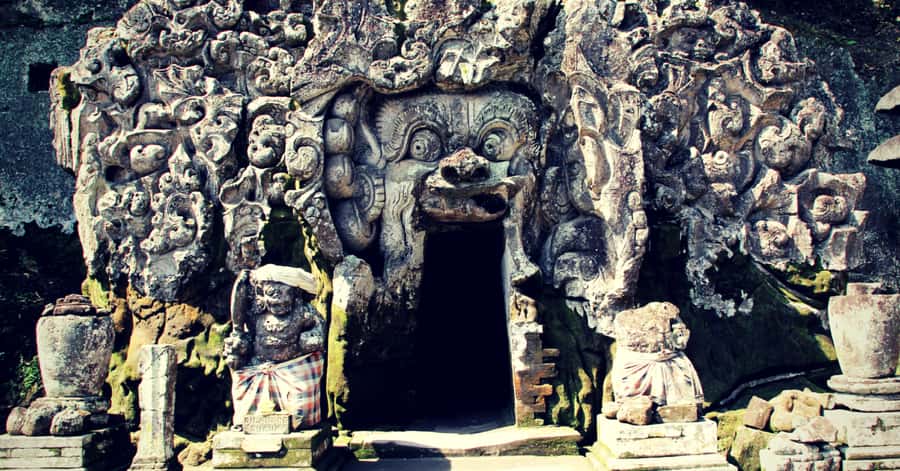 Bali: Archeology Museum, Gunung Kawi & Goa Gajah Temple Tour - Yeh Pulu’s everyday scenes carved in stone