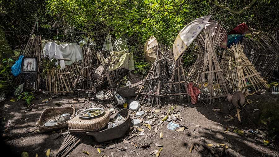Bali/Batur: Mystical & Burial Rituals Tour with Kehen Temple - Bayung Gede and the hanging placenta trees
