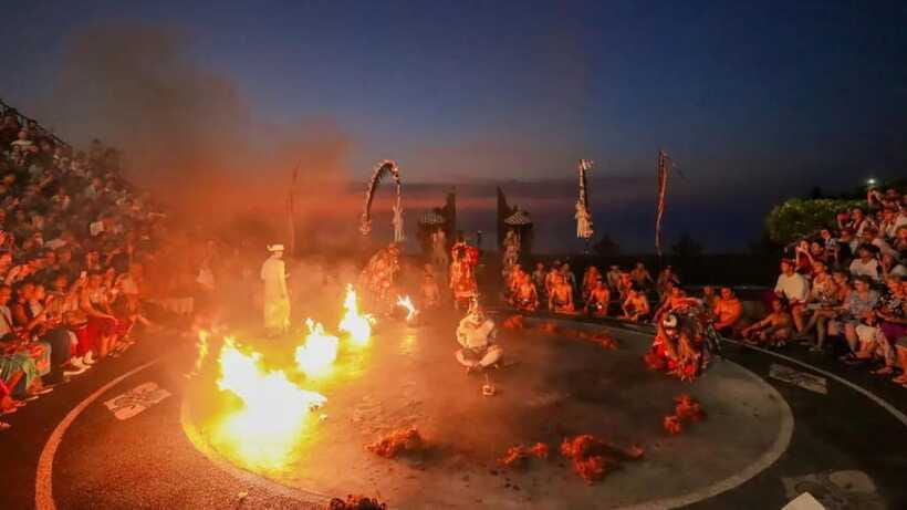 Bali: Beaches, Uluwatu Temple Sunset & Fire Kecak Dance Show - What the $31 price actually covers