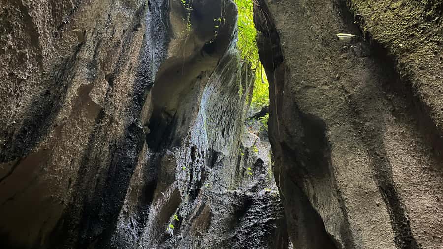 Bali: Besakih temple, Tukad Cepung waterfall, Penglipuran - What the private car changes