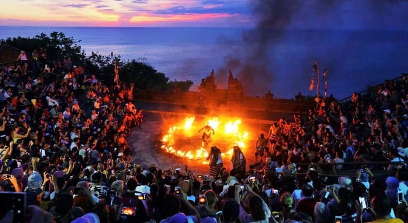 Bali: Customised Uluwatu Tour With Transfer Drop off/Pick up - Uluwatu Temple and the Kecak dance