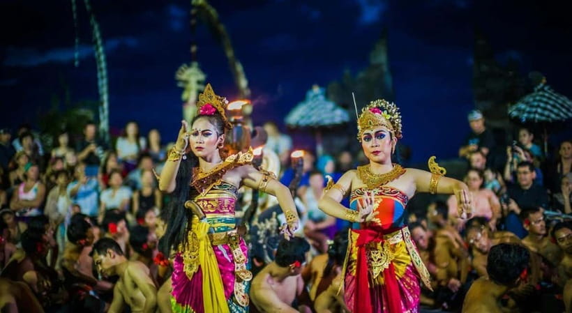 Bali: Customised Uluwatu Tour With Transfer Drop off/Pick up - Nusa Dua water sports come first