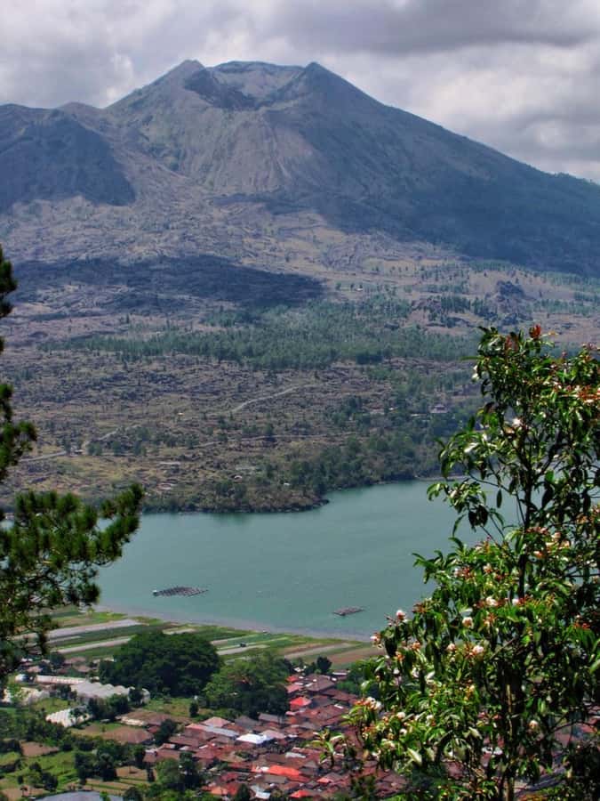Bali : Eastern Bali and Pura Besakih Temple Tour - Lunch in Rendang comes with a view