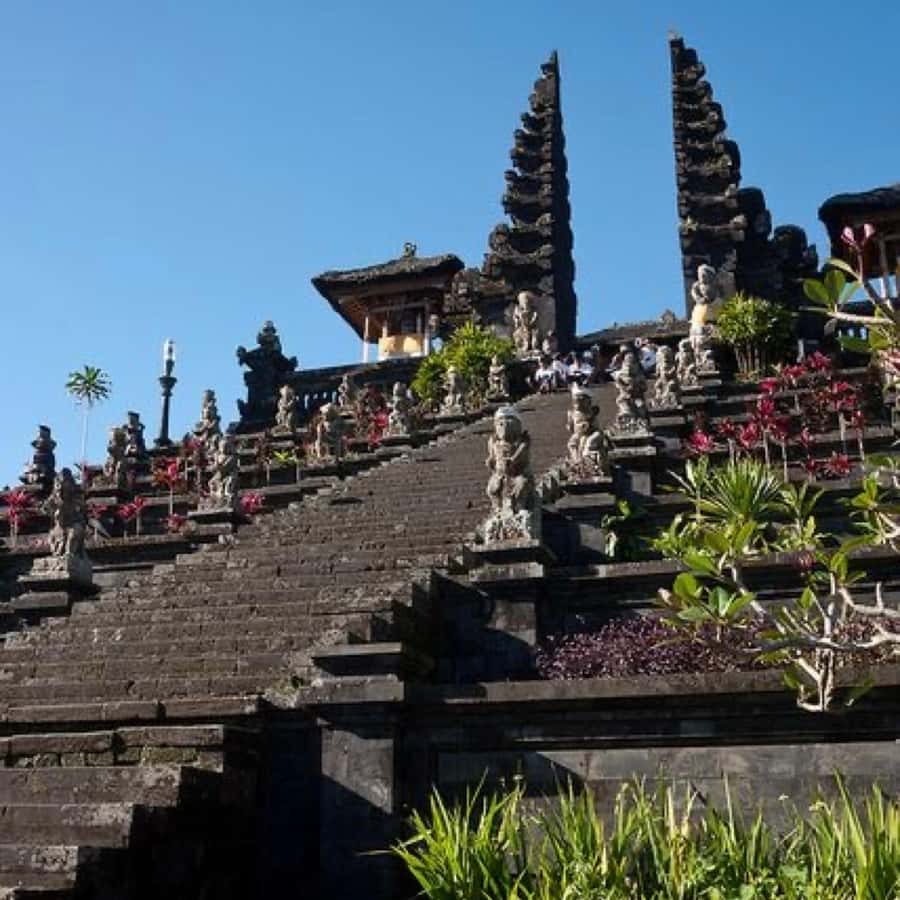 Bali : Eastern Bali and Pura Besakih Temple Tour - A short shopping stop may be useful