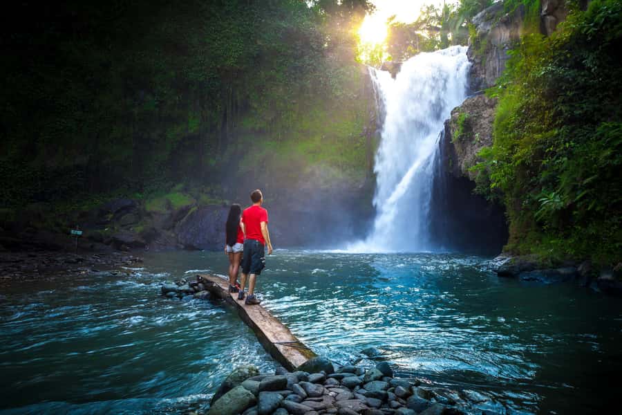 Bali: Hidden Canyon, Waterfall & Temples Small Group Tour - Lunch and the long road between stops