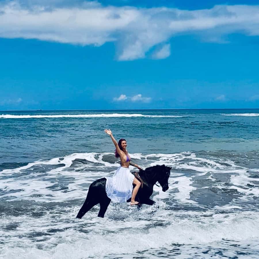 Bali: Horseback Tour Through Saba Beach and Local Temples. - The 60-minute ride: better value for a slower pace