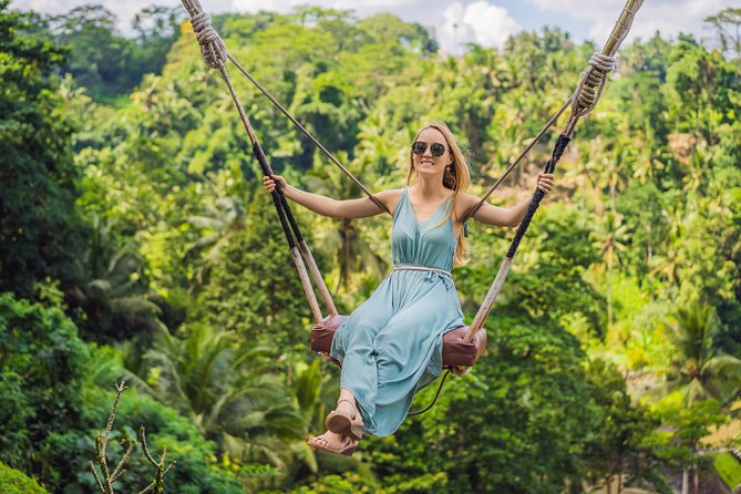 Bali Instagram: Gate of Heaven Temple Tour - Tukad Cepung Waterfall and the physical effort involved