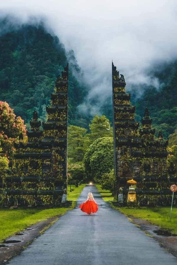Bali: Jatiluwih UNESCO, Bratan Lake, Iconic Gate & Tanah Lot - Why this one-day route works