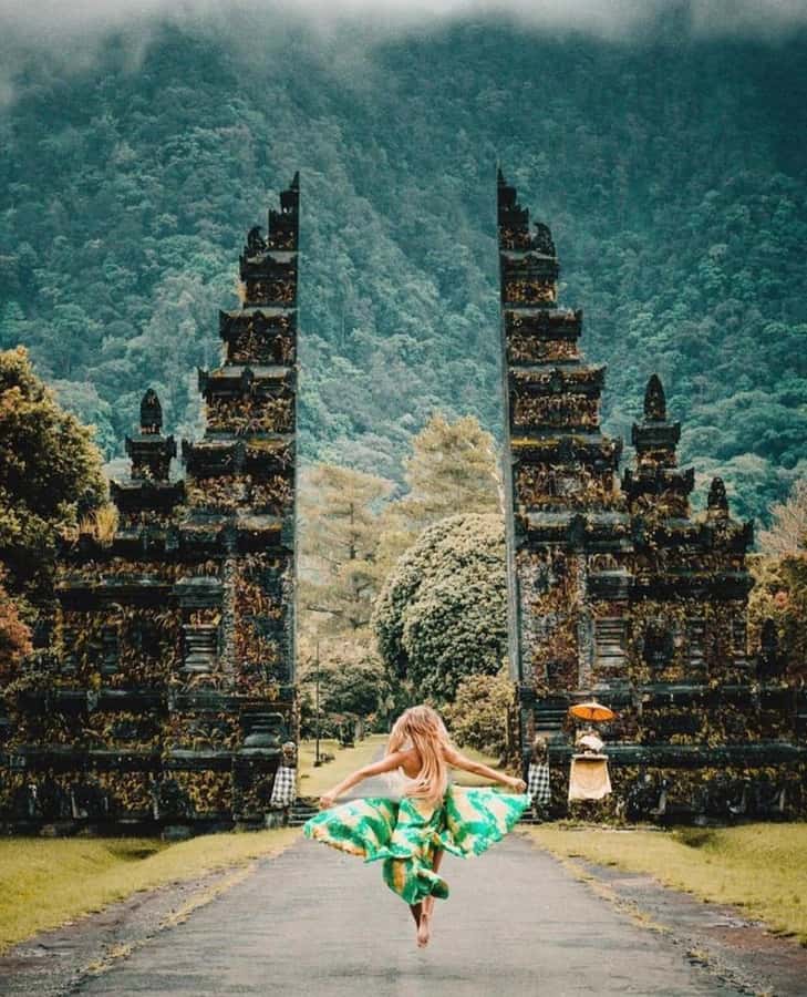 Bali: Jatiluwih UNESCO, Bratan Lake, Iconic Gate & Tanah Lot - Coffee country adds a lighter break