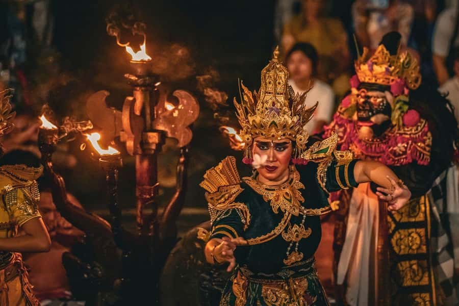 Bali: Kecak Fire Dance Entry Ticket and Uluwatu Temple - Sunset, seating, weather, and comfort