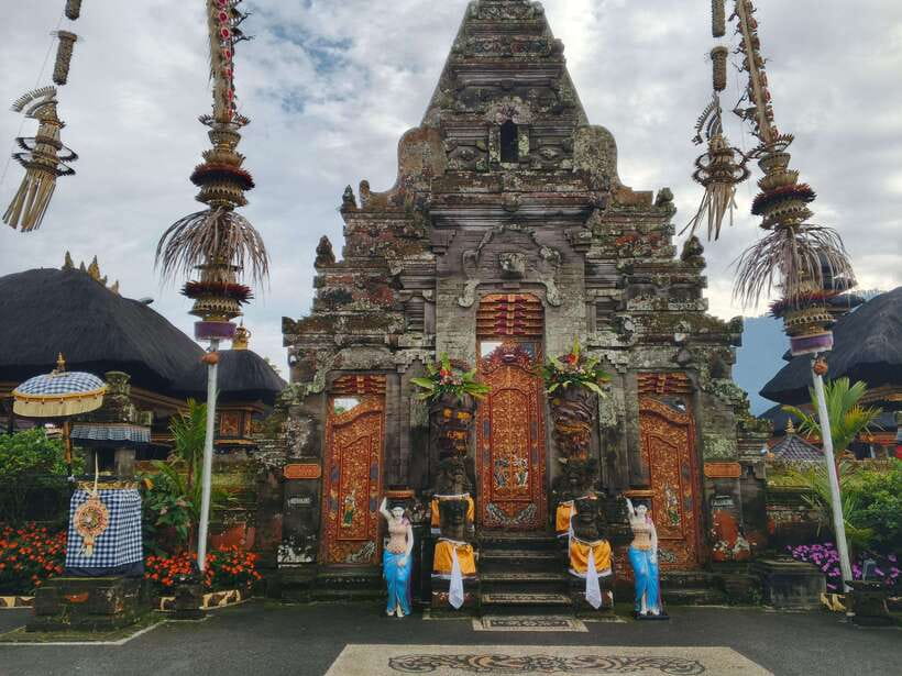 Bali: Lake Temple, Jatiluwih Rice Terrace & Waterfall Tour - Coffee, tea, and a useful break