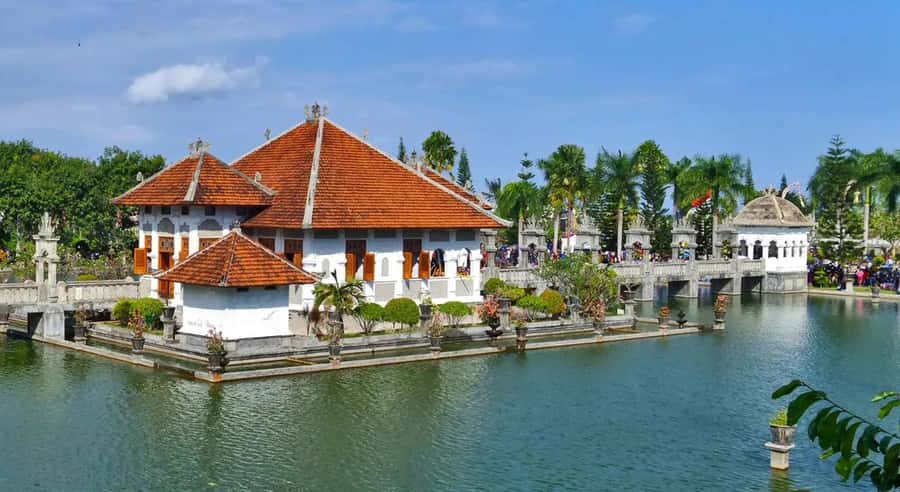 Bali: Lempuyang Temple, Tirta Gangga, and Taman Ujung Tour - Who will enjoy this tour most