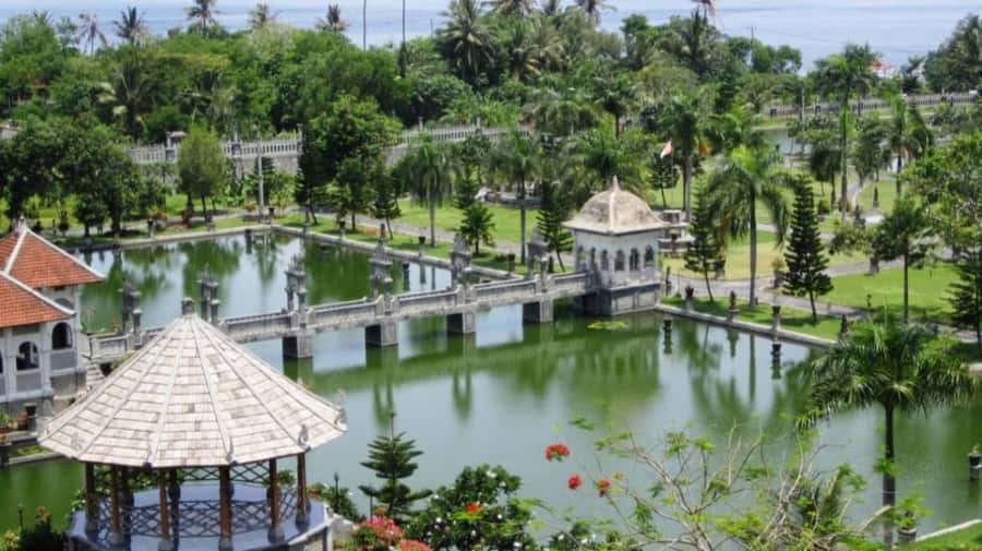 Bali: Lempuyang Temple, Tirta Gangga, Taman Ujung & Beach - Is the physical pace manageable?