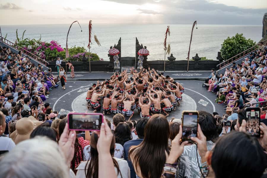 Bali: Padang Beach, Uluwatu Kecak Fire Dance, & Suluban Tour - Uluwatu Temple combines sacred space and open sea