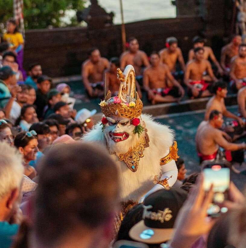 Bali: Padang Padang Beach, Uluwatu Temple & Kecak Dance - Uluwatu Temple on the cliff edge