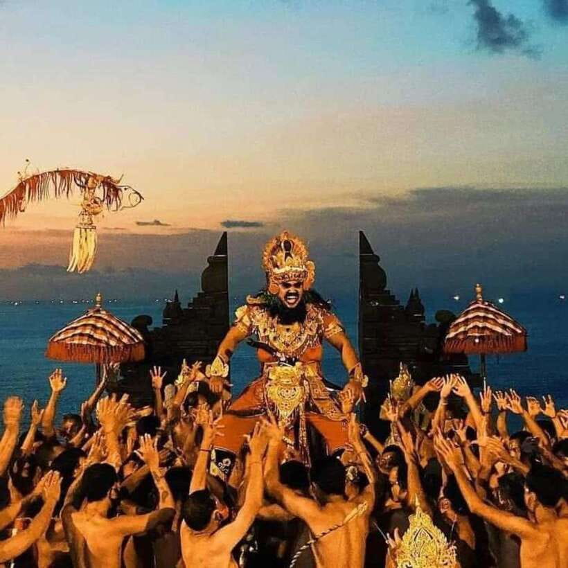Bali: Padang Padang Beach, Uluwatu Temple & Kecak Dance - What the $50 price really covers