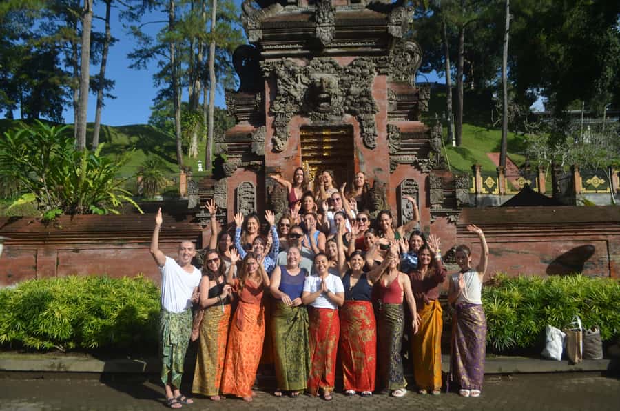 Bali: Purification at Tirta Empul Temple - Entering Tirta Empul in Balinese dress